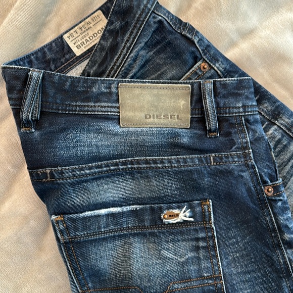Diesel BRADDOM Vintage Style Distressed BLUE Denim 34W 34L slim-carrot fit - Picture 3 of 13